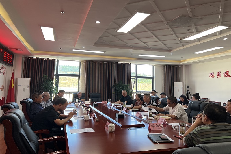 yl34511线路中心集团召开“共建三十载，，，，，，同行筑路梦”座谈会